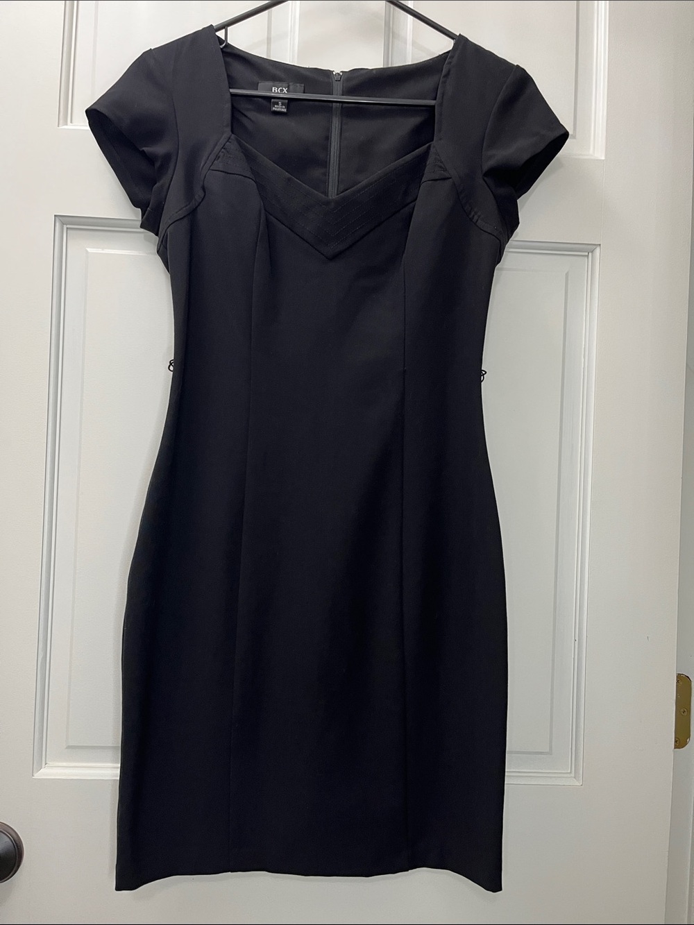 BCX Black V-Neck Cap Sleeve Sheath Mini Dress - Size 5